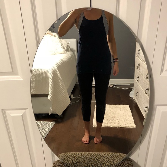 Lululemon tank with checkered built-in bra - Picture 4 of 4